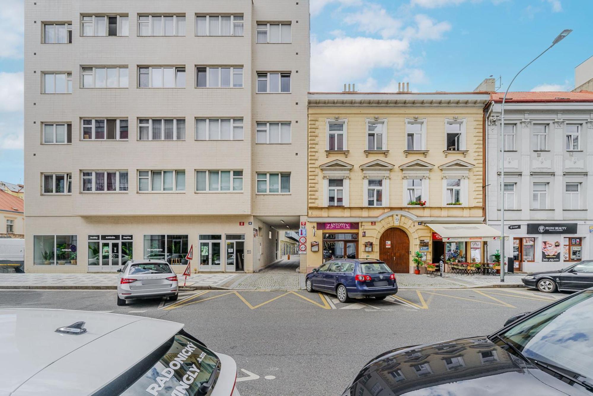 Appartamento 2-level On Krizikova Near The Metro